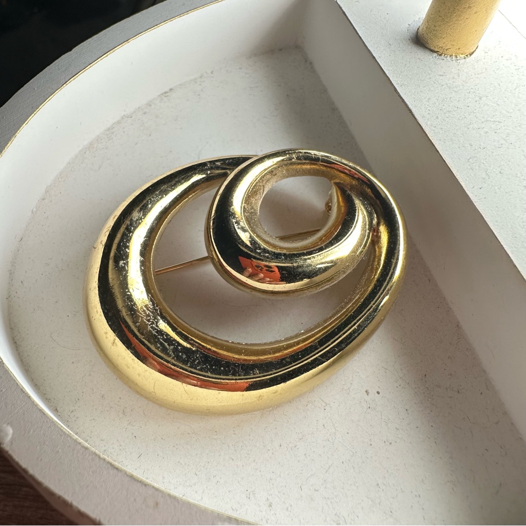 Vintage Givenchy Gold Swirl Brooch 65$
